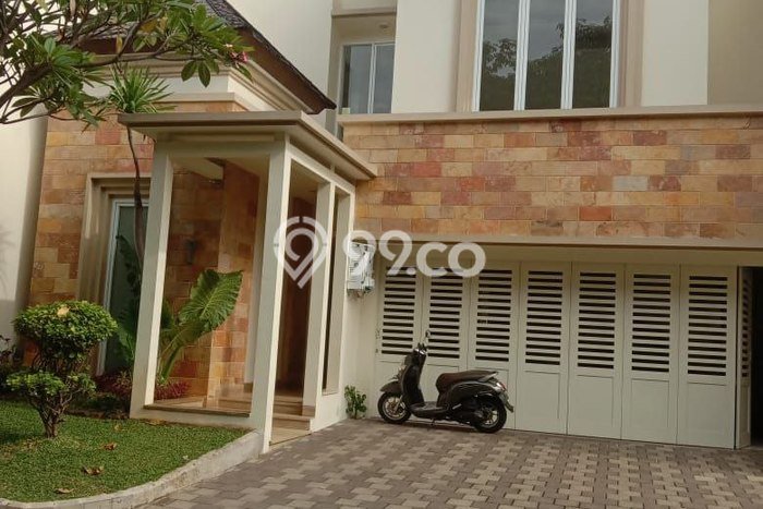 Rumah Luxury di Jakarta Selatan Lokasi Strategis Kondisi Baik Rumah Luxury di Jakarta Selatan Lokasi Strategis Kondisi Baik