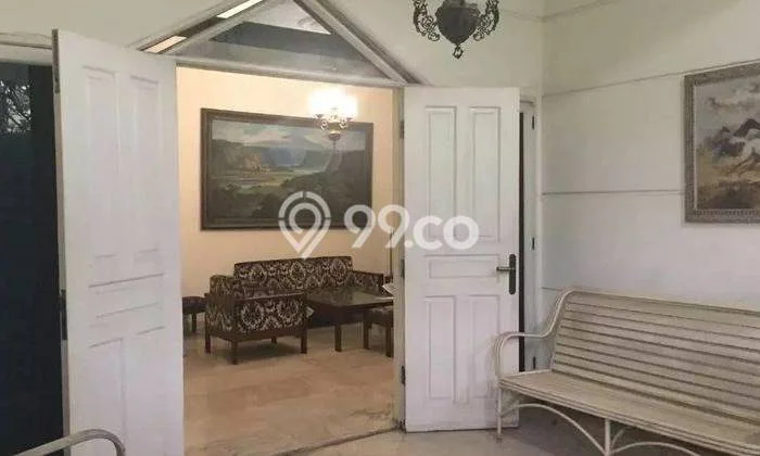 BEST OFFER! Rumah Siap Huni area Menteng, LT 555m² Bangunan 600m² BEST OFFER! Rumah Siap Huni area Menteng, LT 555m² Bangunan 600m²