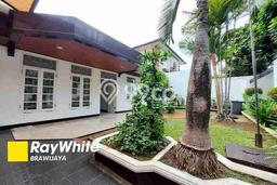 UNIT SPESIAL! Rumah area Kebayoran Baru, 2 KM, Akses Pusat Kota, Luas 391m2m² Bangunan 240m2m² UNIT SPESIAL! Rumah area Kebayoran Baru, 2 KM, Akses Pusat Kota, Luas 391m2m² Bangunan 240m2m²