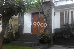 Rumah LT 136m² / LB 83m² Fasilitas Gym di Pesanggrahan, Jakarta Selatan Rumah LT 136m² / LB 83m² Fasilitas Gym di Pesanggrahan, Jakarta Selatan