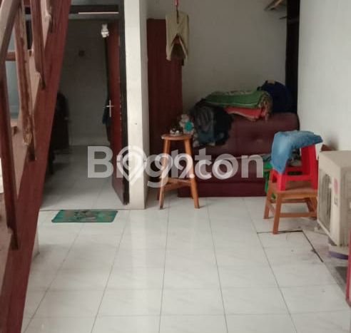 Siap Huni Hunian Elit 8 Kamar di Sawahan Dekat ke Mana Pun Siap Huni Hunian Elit 8 Kamar di Sawahan Dekat ke Mana Pun