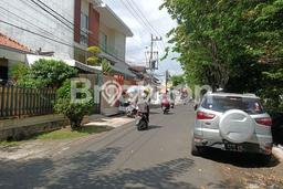 Rumah Mewah dengan 3 Kamar Tidur di Kawasan Elite , Semarang Rumah Mewah dengan 3 Kamar Tidur di Kawasan Elite , Semarang
