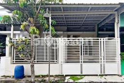 Rumah Nyaman 2 KT Luas Tanah 72m² di Rungkut, Surabaya Rumah Nyaman 2 KT Luas Tanah 72m² di Rungkut, Surabaya
