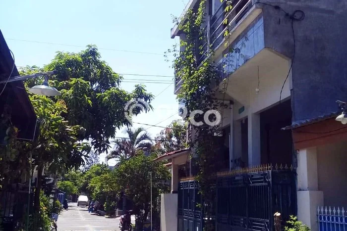 Dijual Hunian Rumah Terawat 8 KT di Babatan, Surabaya Dijual Hunian Rumah Terawat 8 KT di Babatan, Surabaya