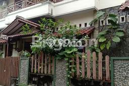 PROPERTI PILIHAN! Rumah Asri area Umbulharjo, LT 150m² LB 225m² PROPERTI PILIHAN! Rumah Asri area Umbulharjo, LT 150m² LB 225m²