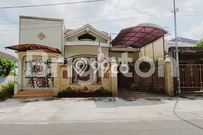 Jual Rumah Bagus Siap Huni LB 350m2 di Umbulharjo, Yogyakarta Jual Rumah Bagus Siap Huni LB 350m2 di Umbulharjo, Yogyakarta