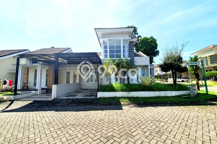 PRIME LOCATION! Rumah di Kaliwates, 2 KM, Lingkungan Strategis, Luas 200m² LB 170m² PRIME LOCATION! Rumah di Kaliwates, 2 KM, Lingkungan Strategis, Luas 200m² LB 170m²