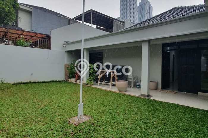 Lokasi strategis! Rumah siap pakai disewakan di Kebayoran Baru LB 500m2 Lokasi strategis! Rumah siap pakai disewakan di Kebayoran Baru LB 500m2