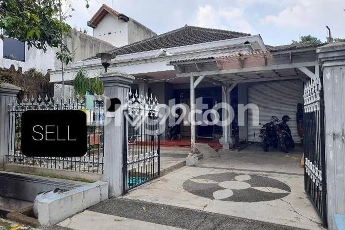 For Sale! Luxury House LT 416m2 Desain Elegan di Purwantoro For Sale! Luxury House LT 416m2 Desain Elegan di Purwantoro