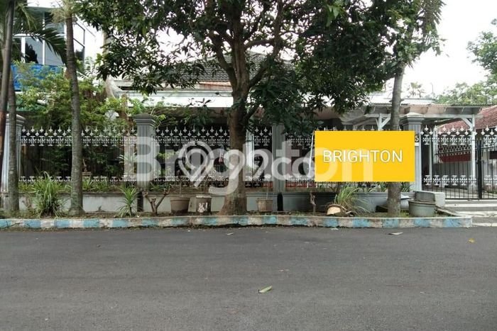 For Sale! Luxury House LT 416m2 Desain Elegan di Purwantoro For Sale! Luxury House LT 416m2 Desain Elegan di Purwantoro