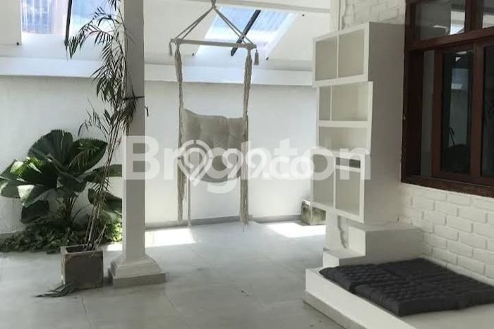 Disewakan! Rumah 1 Kamar Tidur &
1 Kamar Mandi di Legian, Badung Disewakan! Rumah 1 Kamar Tidur &
1 Kamar Mandi di Legian, Badung