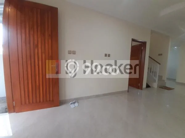Disewakan rumah 2 lantai di area perumahan lokasi strategis akses jalan bagus di area Mengwi Badung Disewakan rumah 2 lantai di area perumahan lokasi strategis akses jalan bagus di area Mengwi Badung