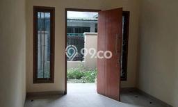 BEST DEAL! Rumah Siap Huni area , Luas 131m2m² Bangunan 200m2m² BEST DEAL! Rumah Siap Huni area , Luas 131m2m² Bangunan 200m2m²