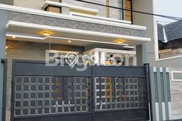 HARGA SPESIAL! Rumah Minimalis area Mulyorejo, Surabaya, Luas 135m² LB 193m² NEGO! HARGA SPESIAL! Rumah Minimalis area Mulyorejo, Surabaya, Luas 135m² LB 193m² NEGO!