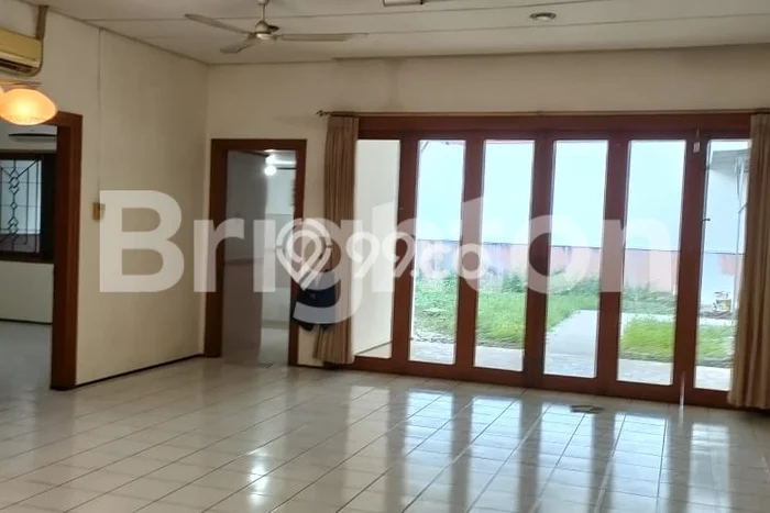 Dijual Rumah Mewah Exclusive di Dukuh Pakis, Surabaya Dijual Rumah Mewah Exclusive di Dukuh Pakis, Surabaya