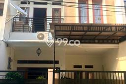Rumah Elit LB 103m2 Siap Pakai Desain Elegan di Pulo Asem, Jakarta Timur Rumah Elit LB 103m2 Siap Pakai Desain Elegan di Pulo Asem, Jakarta Timur