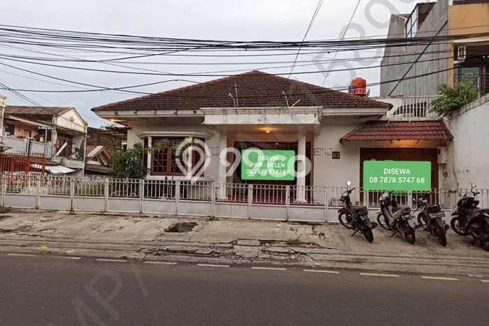 Lokasi strategis! Rumah siap pakai dikontrakkan di Kebon Jeruk LB 400m2 Lokasi strategis! Rumah siap pakai dikontrakkan di Kebon Jeruk LB 400m2