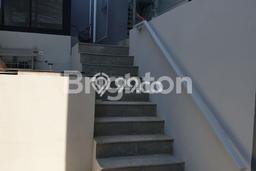 Rumah Mewah LB 450m2 Siap Huni Desain Elegan di Grogol, Jakarta Barat Rumah Mewah LB 450m2 Siap Huni Desain Elegan di Grogol, Jakarta Barat