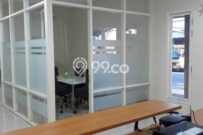 Rumah Eksklusif Best Area di Surabaya, Jawa Timur Rumah Eksklusif Best Area di Surabaya, Jawa Timur
