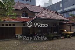 PENAWARAN TERBAIK! Rumah Premium area Sayap Dago, Luas 483m2m² Bangunan 260m2m² PENAWARAN TERBAIK! Rumah Premium area Sayap Dago, Luas 483m2m² Bangunan 260m2m²