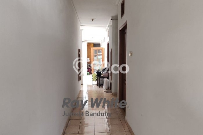 PENAWARAN TERBAIK! Rumah Premium area Sayap Dago, Luas 483m2m² Bangunan 260m2m² PENAWARAN TERBAIK! Rumah Premium area Sayap Dago, Luas 483m2m² Bangunan 260m2m²