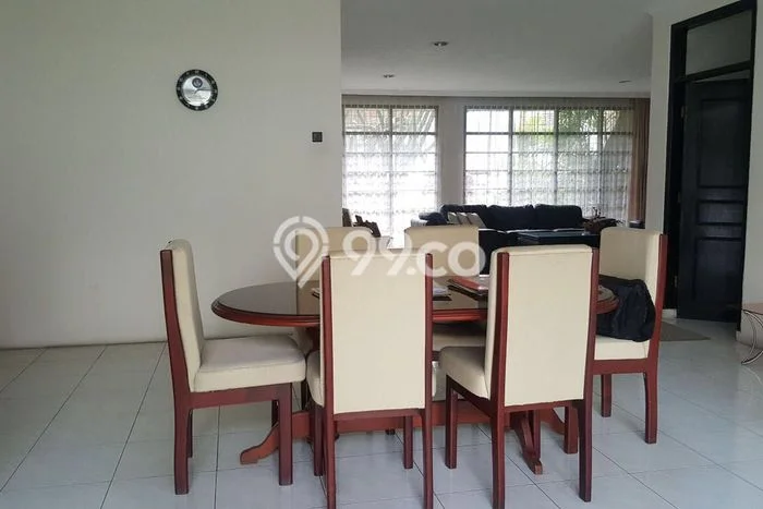 Rumah Elit LB 400m2 Siap Pakai Desain Elegan di Cipaganti, Bandung Rumah Elit LB 400m2 Siap Pakai Desain Elegan di Cipaganti, Bandung