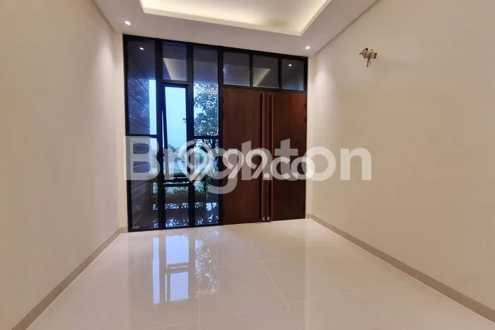 Hunian Elit LB 350m2 Siap Huni Desain Elegan di Pakuwon Indah, Surabaya Hunian Elit LB 350m2 Siap Huni Desain Elegan di Pakuwon Indah, Surabaya