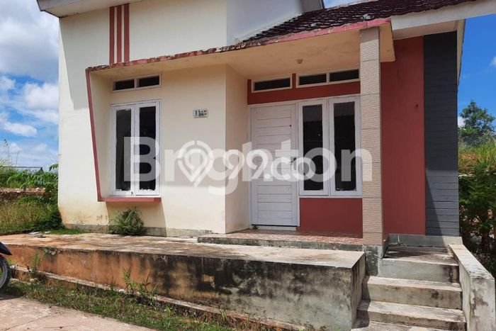 DIJUAL RUMAH SIAP HUNI DI KM 5,5 BATU AMPAR DIJUAL RUMAH SIAP HUNI DI KM 5,5 BATU AMPAR