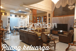 Hunian Elit LB 490m2 Siap Pakai Desain Elegan di Semolowaru, Surabaya Hunian Elit LB 490m2 Siap Pakai Desain Elegan di Semolowaru, Surabaya