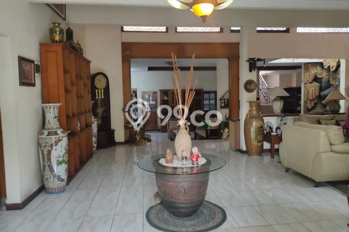Rumah Elit LB 0m2 Siap Pakai Desain Elegan di Jemursari, Surabaya Rumah Elit LB 0m2 Siap Pakai Desain Elegan di Jemursari, Surabaya