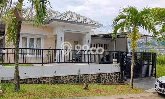 Jual Rumah Luas Megah Dengan View Eksklusif di Candi Golf, Semarang Jual Rumah Luas Megah Dengan View Eksklusif di Candi Golf, Semarang