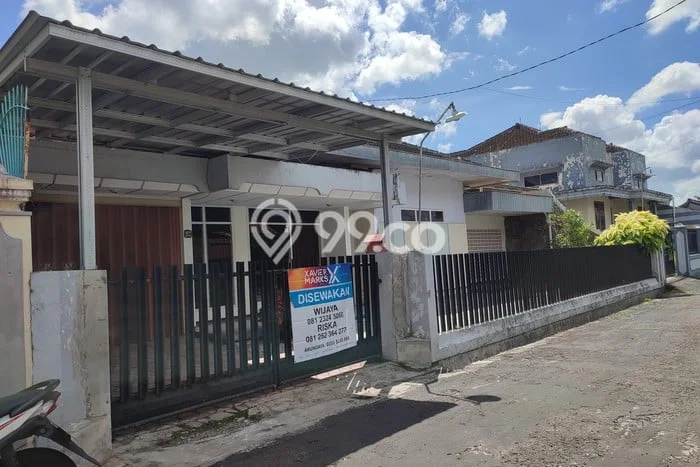 Rumah Cantik Siap Pakai Di Kaliwates Luas 300m2 Lokasi Strategis Rumah Cantik Siap Pakai Di Kaliwates Luas 300m2 Lokasi Strategis