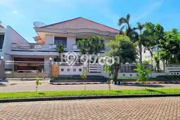 Rumah Luxury Modern Tanpa Renovasi di Sukomanunggal Surabaya Rumah Luxury Modern Tanpa Renovasi di Sukomanunggal Surabaya