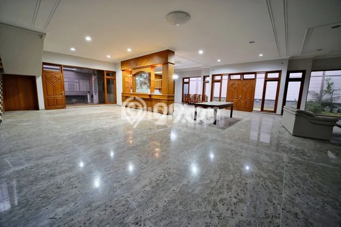 Rumah Luxury Modern Tanpa Renovasi di Sukomanunggal Surabaya Rumah Luxury Modern Tanpa Renovasi di Sukomanunggal Surabaya