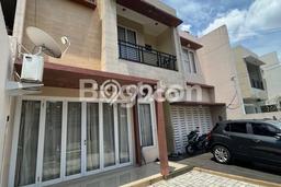 Rumah Mewah LB 310m2 Siap Huni Desain Elegan di Srengseng, Jakarta Barat Rumah Mewah LB 310m2 Siap Huni Desain Elegan di Srengseng, Jakarta Barat