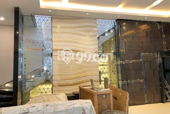Rumah Luxury Modern Tanpa Renovasi di Citraland Surabaya Rumah Luxury Modern Tanpa Renovasi di Citraland Surabaya