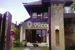 Rumah di Gunung soputan, 3 KM, Area Elite, Luas 250m² Bangunan 180m² Rumah di Gunung soputan, 3 KM, Area Elite, Luas 250m² Bangunan 180m²