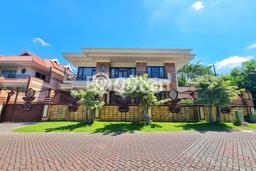 Dijual Rumah Mewah Elegan Dengan View Eksklusif di Graha, Surabaya Dijual Rumah Mewah Elegan Dengan View Eksklusif di Graha, Surabaya