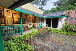 Rumah Mewah LB 400m2 Siap Pakai Desain Elegan di Jatimakmur, Bekasi Rumah Mewah LB 400m2 Siap Pakai Desain Elegan di Jatimakmur, Bekasi