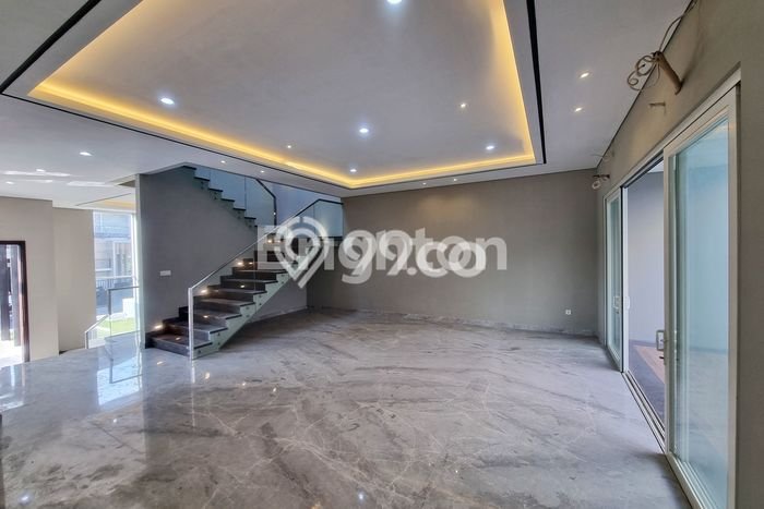 Dijual Rumah 5 KT di Citraland, Surabaya - Luas Tanah 312m2m² Dijual Rumah 5 KT di Citraland, Surabaya - Luas Tanah 312m2m²