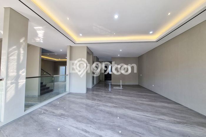 Dijual Rumah 5 KT di Citraland, Surabaya - Luas Tanah 312m2m² Dijual Rumah 5 KT di Citraland, Surabaya - Luas Tanah 312m2m²