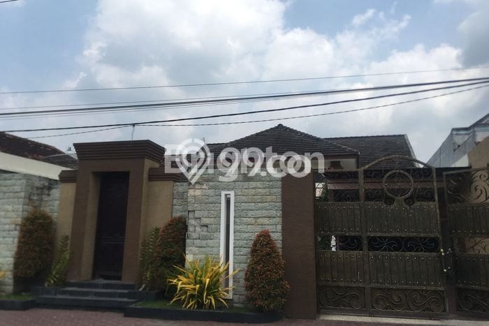 Jual Rumah Mewah Megah Dengan View Cantik di Bago, Tulungagung Jual Rumah Mewah Megah Dengan View Cantik di Bago, Tulungagung