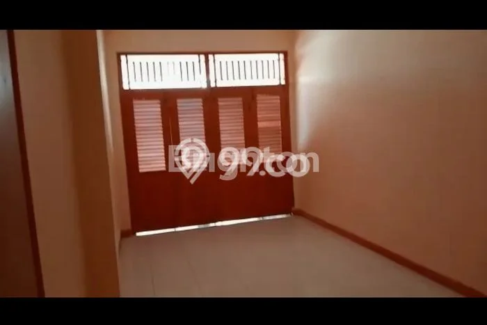 Lokasi strategis! Rumah siap huni disewakan di Gondang LB 160m2 Lokasi strategis! Rumah siap huni disewakan di Gondang LB 160m2