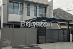 Jual Rumah Luas Elegan Dengan View Cantik di Pondok Tjandra, Sidoarjo Jual Rumah Luas Elegan Dengan View Cantik di Pondok Tjandra, Sidoarjo