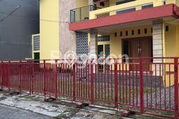 Rumah Elit Modern Tanpa Renovasi di Caturtunggal Sleman Rumah Elit Modern Tanpa Renovasi di Caturtunggal Sleman