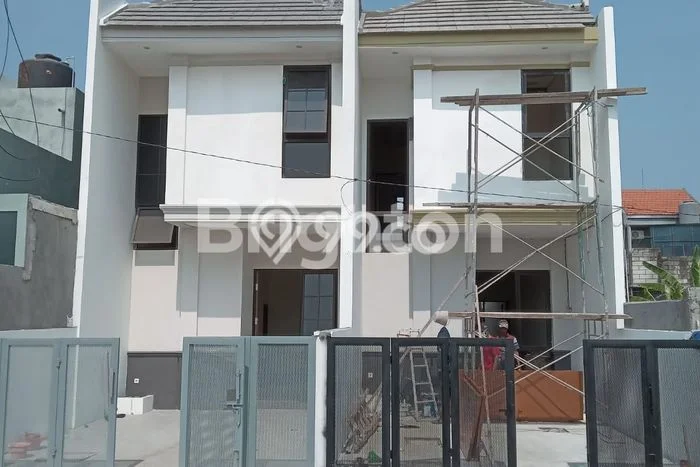 Hunian Nyaman Asri 4 KT Siap Pakai di Gununganyar Surabaya Hunian Nyaman Asri 4 KT Siap Pakai di Gununganyar Surabaya