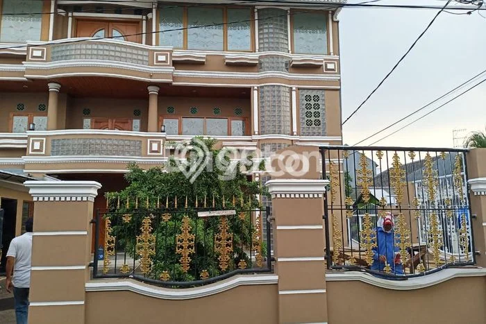 Dijual Rumah Strategis Bagus Punya 3 KT di Beji Depok SHM Dijual Rumah Strategis Bagus Punya 3 KT di Beji Depok SHM