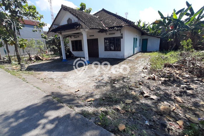 Jual Rumah Bagus Siap Huni LB 200m2 di Mojolaban, Sukoharjo Jual Rumah Bagus Siap Huni LB 200m2 di Mojolaban, Sukoharjo
