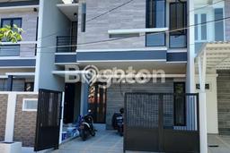 Rumah Modern area Sutorejo, Surabaya, Luas 84m² Bangunan 130m² Rumah Modern area Sutorejo, Surabaya, Luas 84m² Bangunan 130m²
