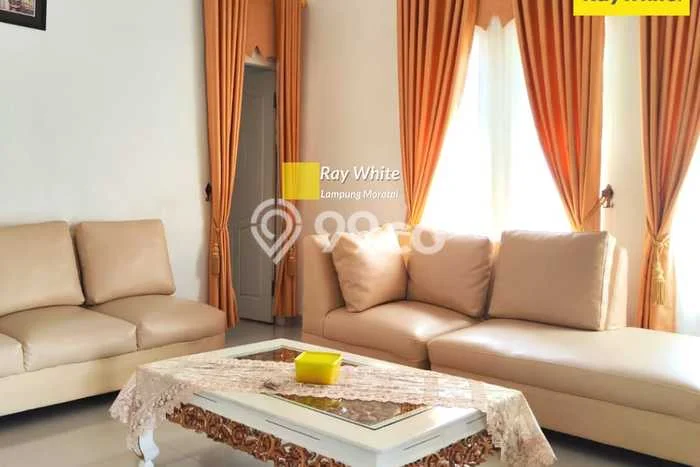 For Sale Rumah 9 Kamar Lokasi Strategis Nyaman dan Strategis di Tanjung Senang For Sale Rumah 9 Kamar Lokasi Strategis Nyaman dan Strategis di Tanjung Senang